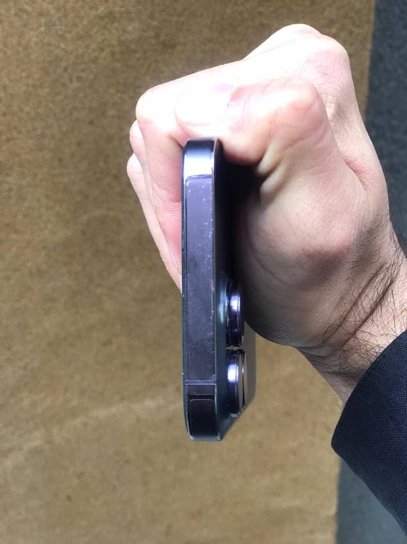 iPhone 14 Pro Max 2