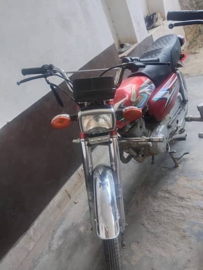 Motorcycle CG 125 Model 2023 in a good condition with smart card