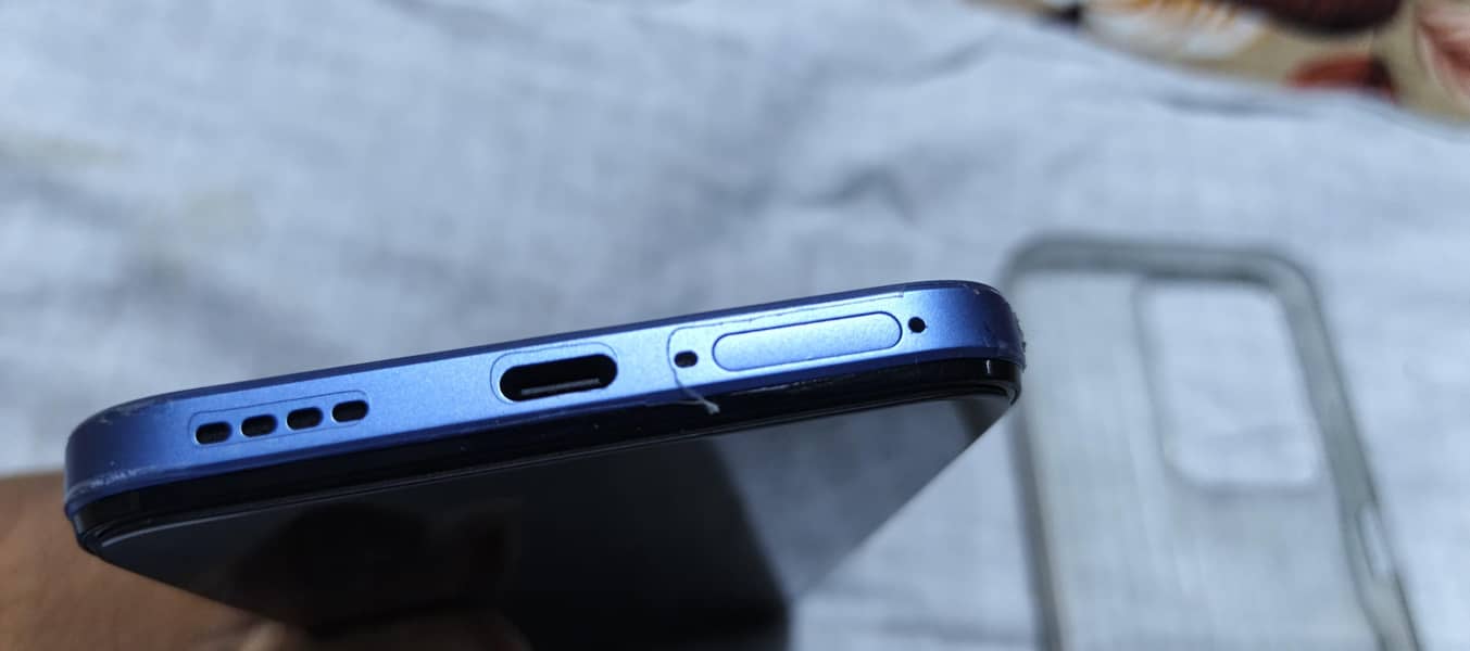 Realme C85 6