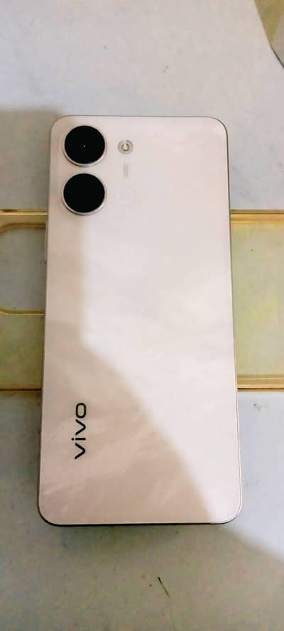 vivo y05 4GB 128GB brand new 8 mahine guarantee
