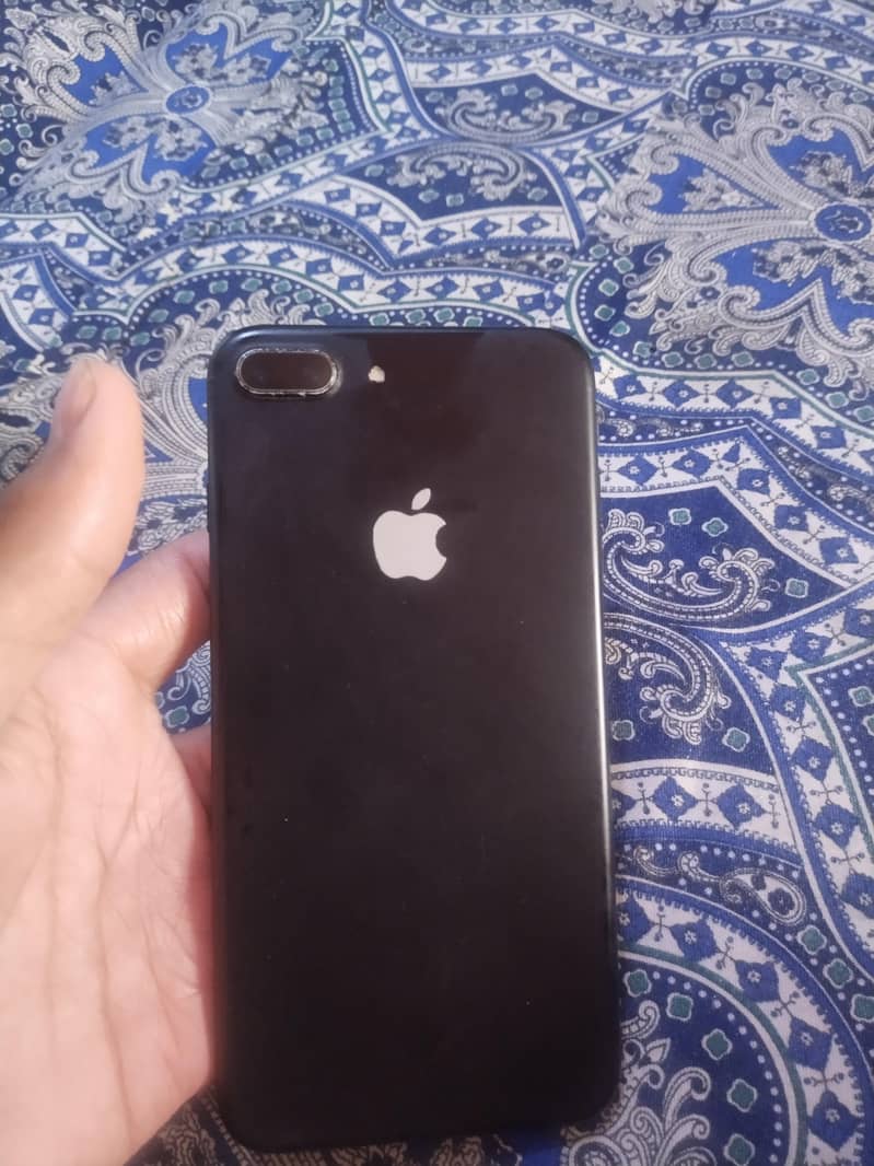 Apple iPhone 7 Plus 1
