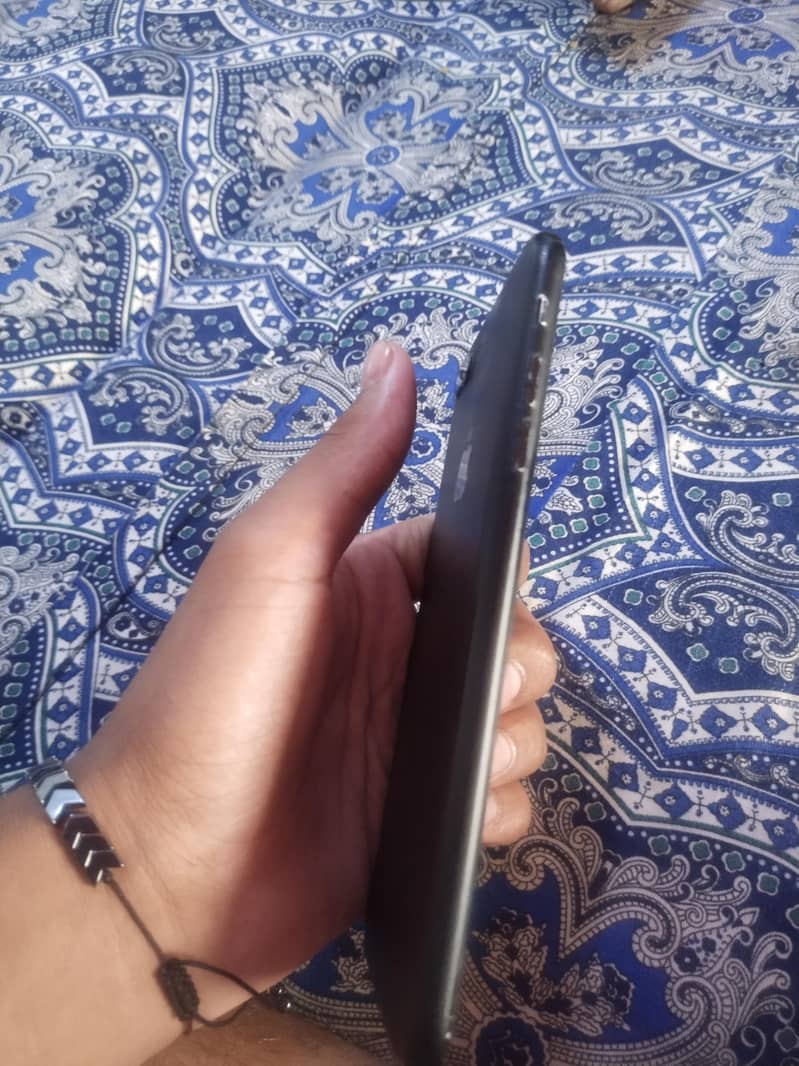 Apple iPhone 7 Plus 2
