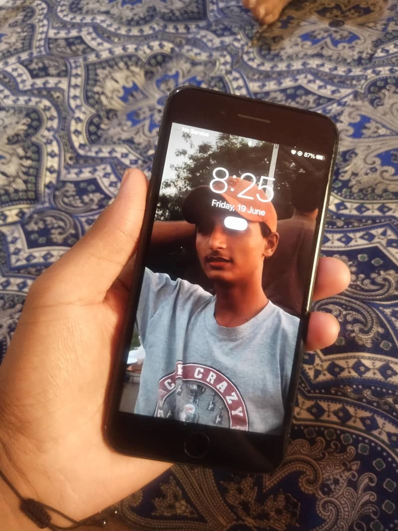 Apple iPhone 7 Plus 6