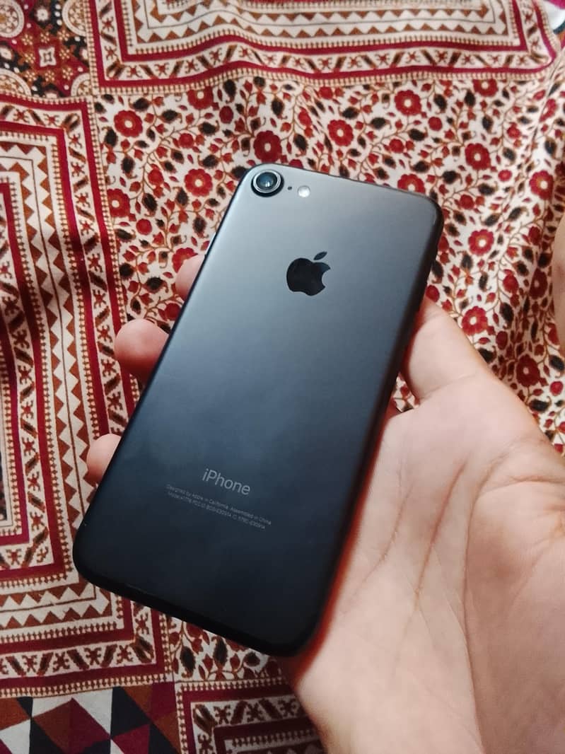 Apple iPhone 7 1
