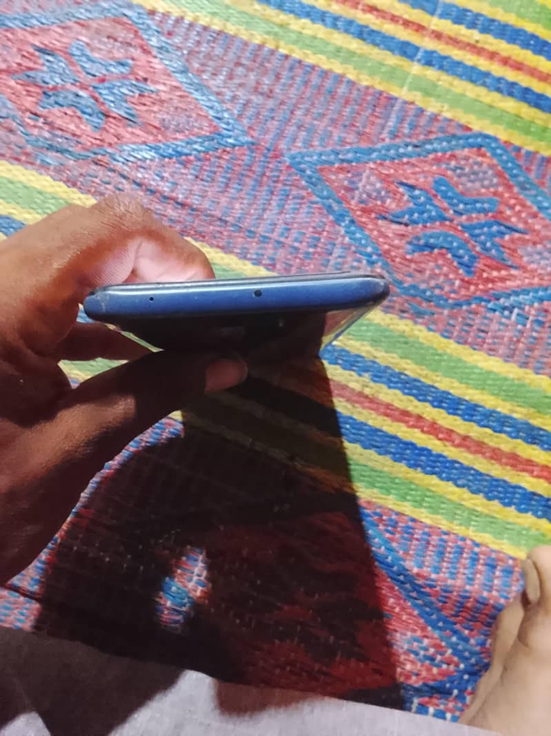 Xiaomi Redmi Note 9 3