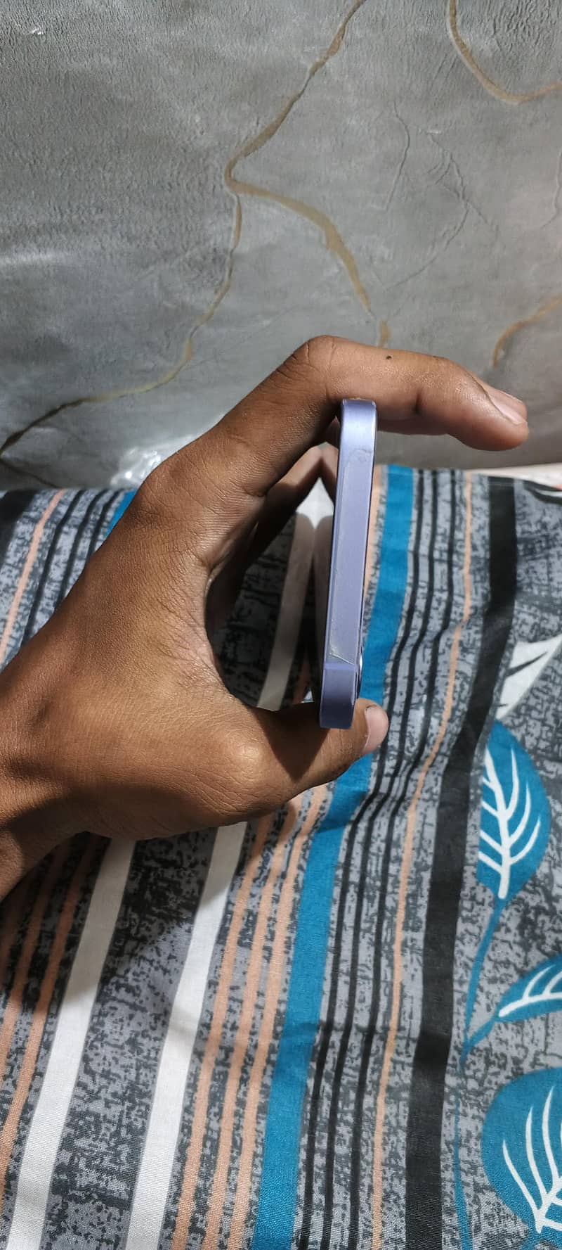 Apple iPhone 12 3