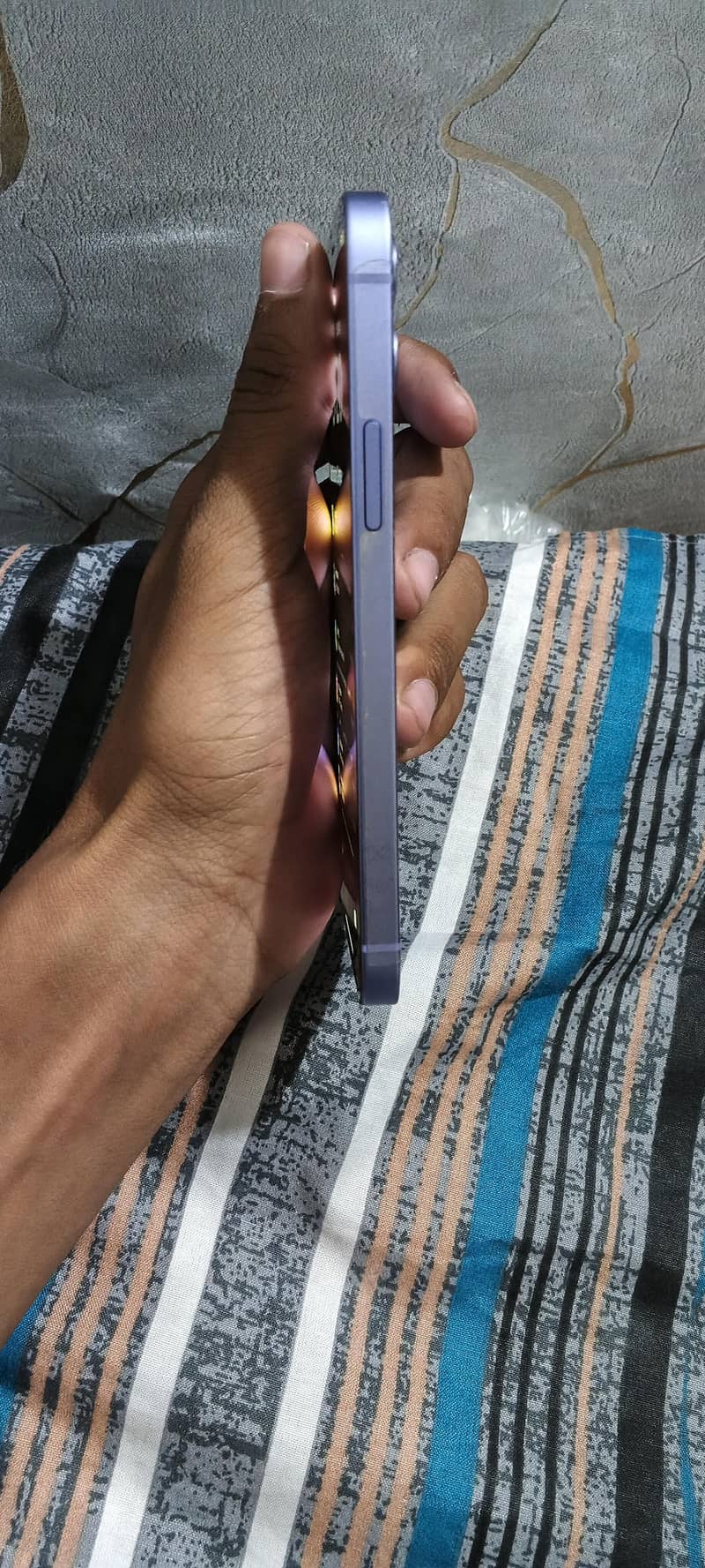 Apple iPhone 12 4