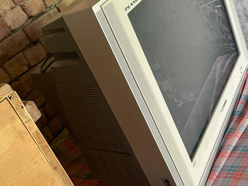 TV LED 1