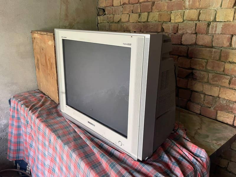 TV LED 2