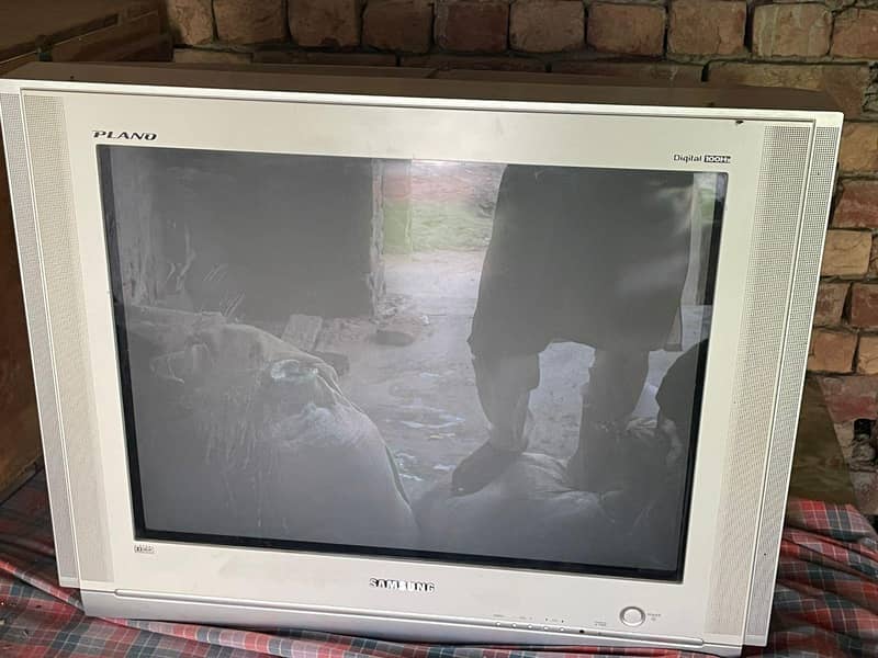 TV LED 3