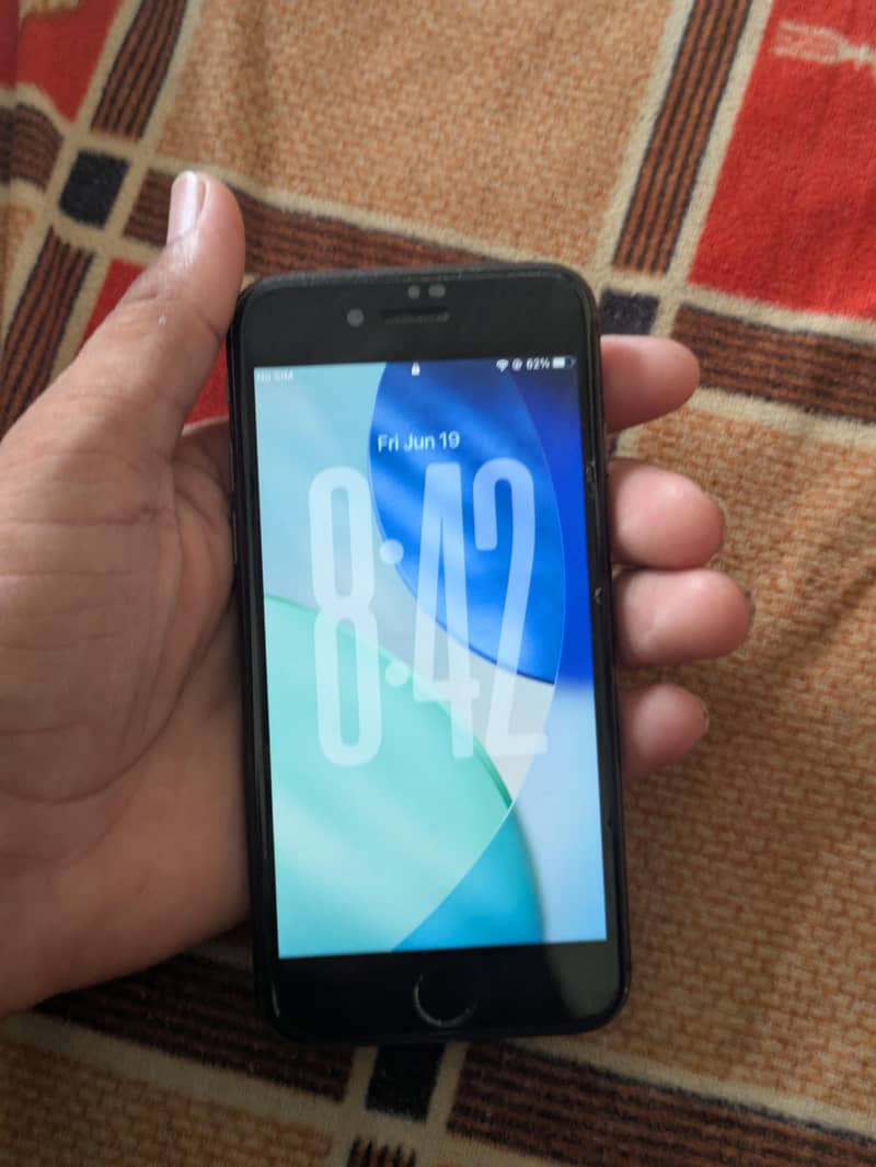 Apple iPhone 8 0