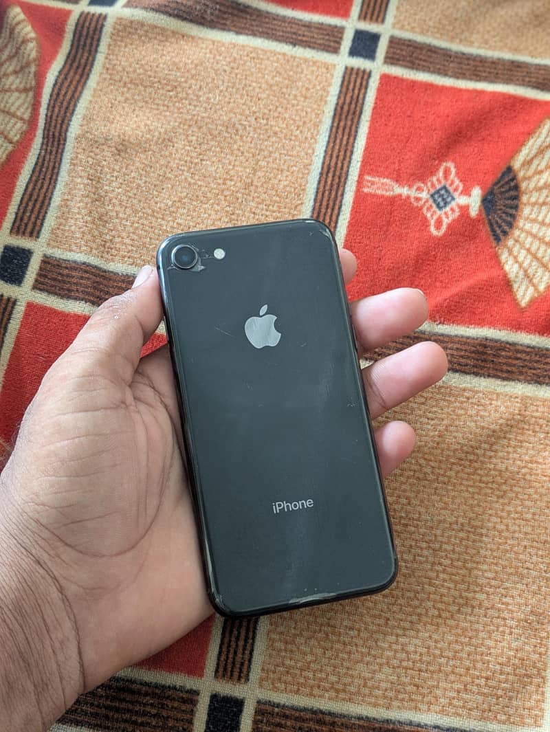 Apple iPhone 8 1