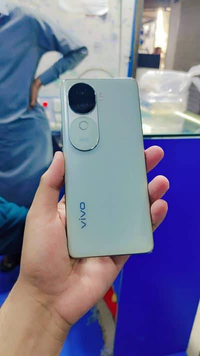 Vivo V40e