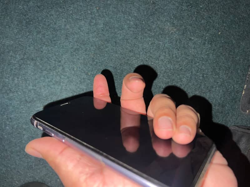 Apple iPhone 11 3