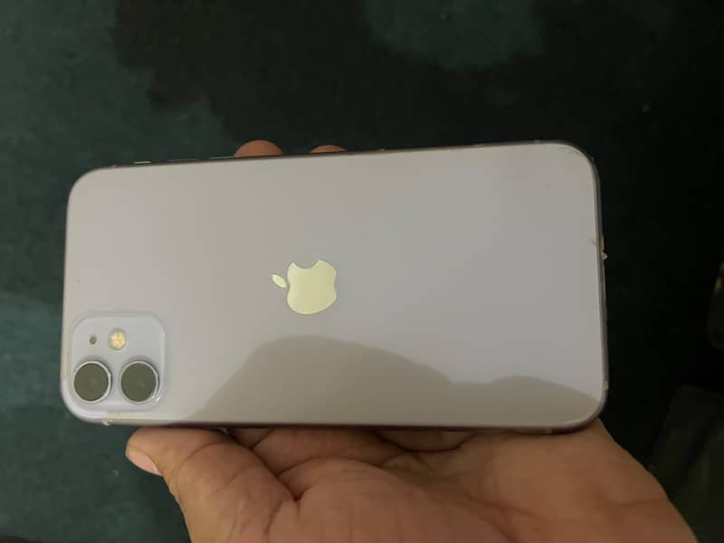 Apple iPhone 11 4