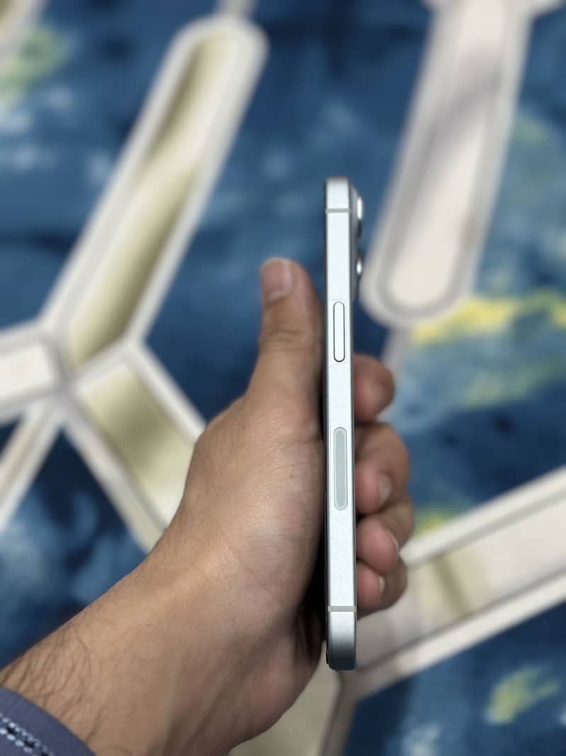 Apple iPhone 15 2