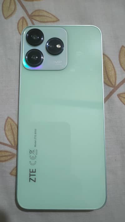ZTE V50 BLADE 8 GB 256 GB