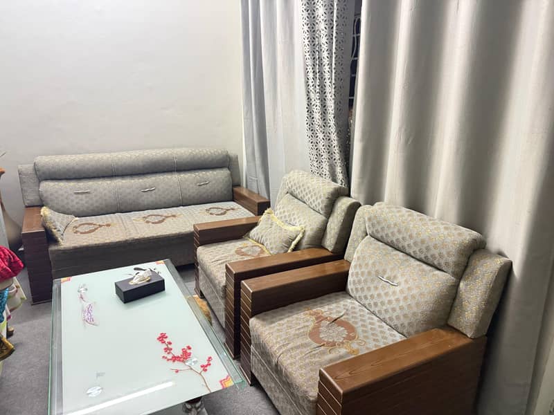 5 seater sofa 0