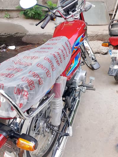 United CD 70 300 km driven for sale