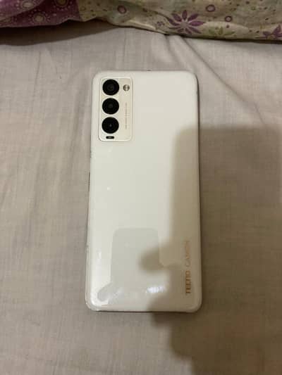 Tecno Camon 18