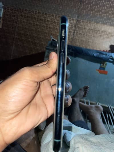 Apple iPhone 11 Pro 256 GB battery health74