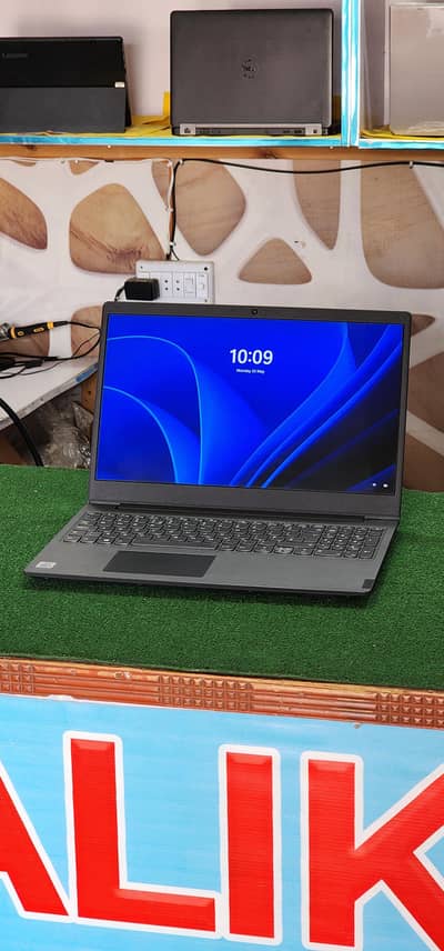 Lenovo v15 10th generation 8gb ram 256gb ssd 15.6 inches display