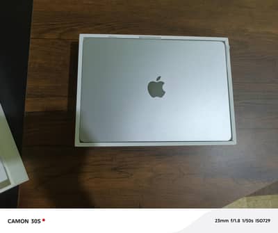 MacBook Air M5 512GB | 1 Month Used | Like New 10/10 Condition