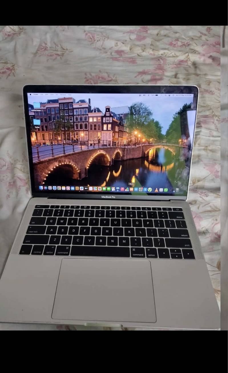 Macbook pro 14.1 1