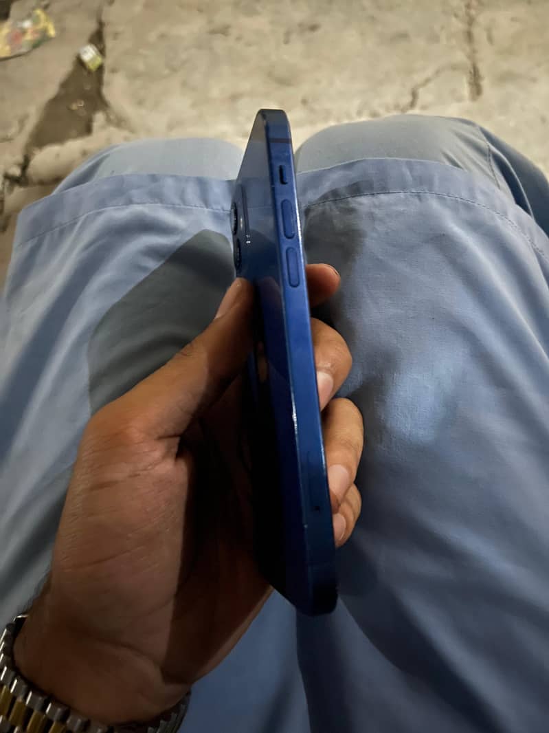 iPhone 12 1