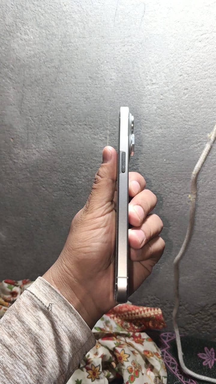Iphone 15 Pro Max 3