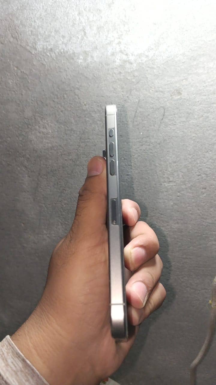 Iphone 15 Pro Max 4