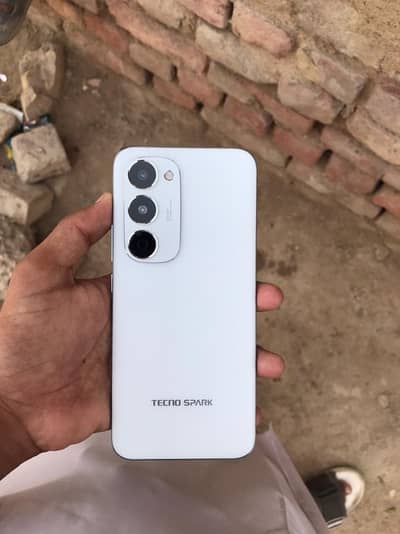 Tecno sapark 40 pro plus