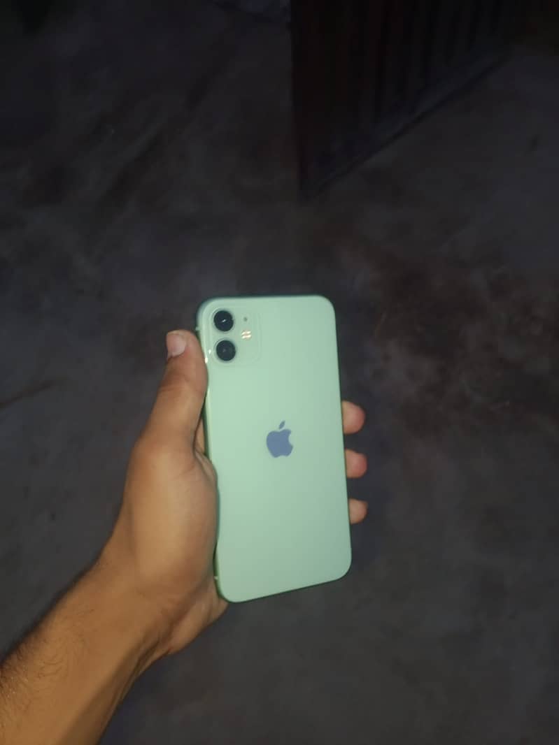 Apple iPhone 11 3