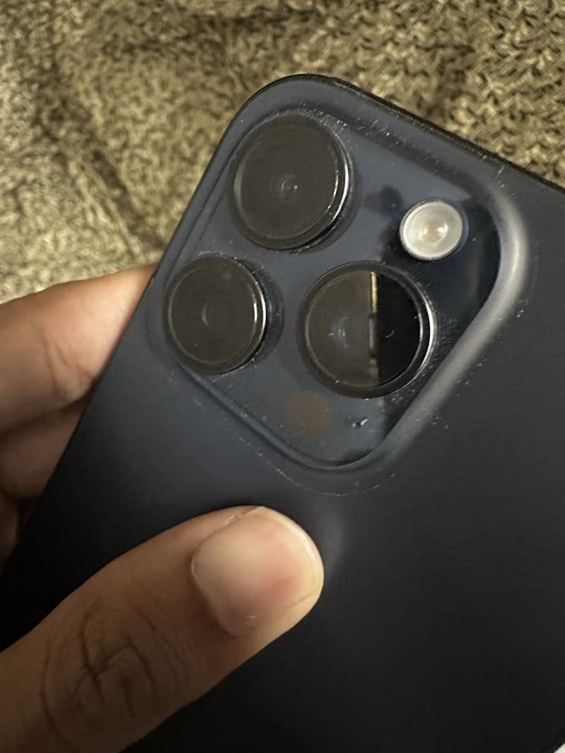 iPhone 15 pro max 2
