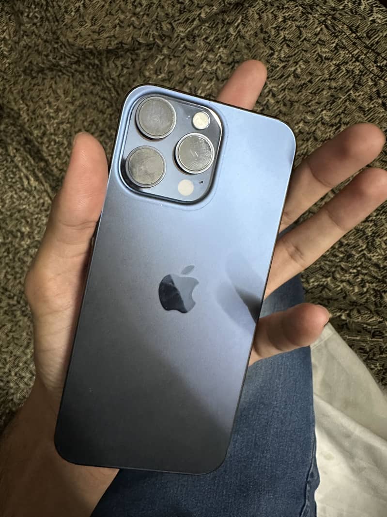 iPhone 15 pro max 3