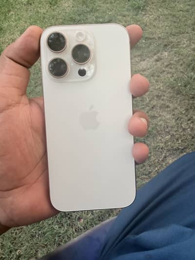 Apple iPhone 16 Pro