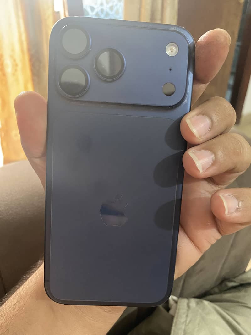 Apple iPhone 17 Pro Max 1