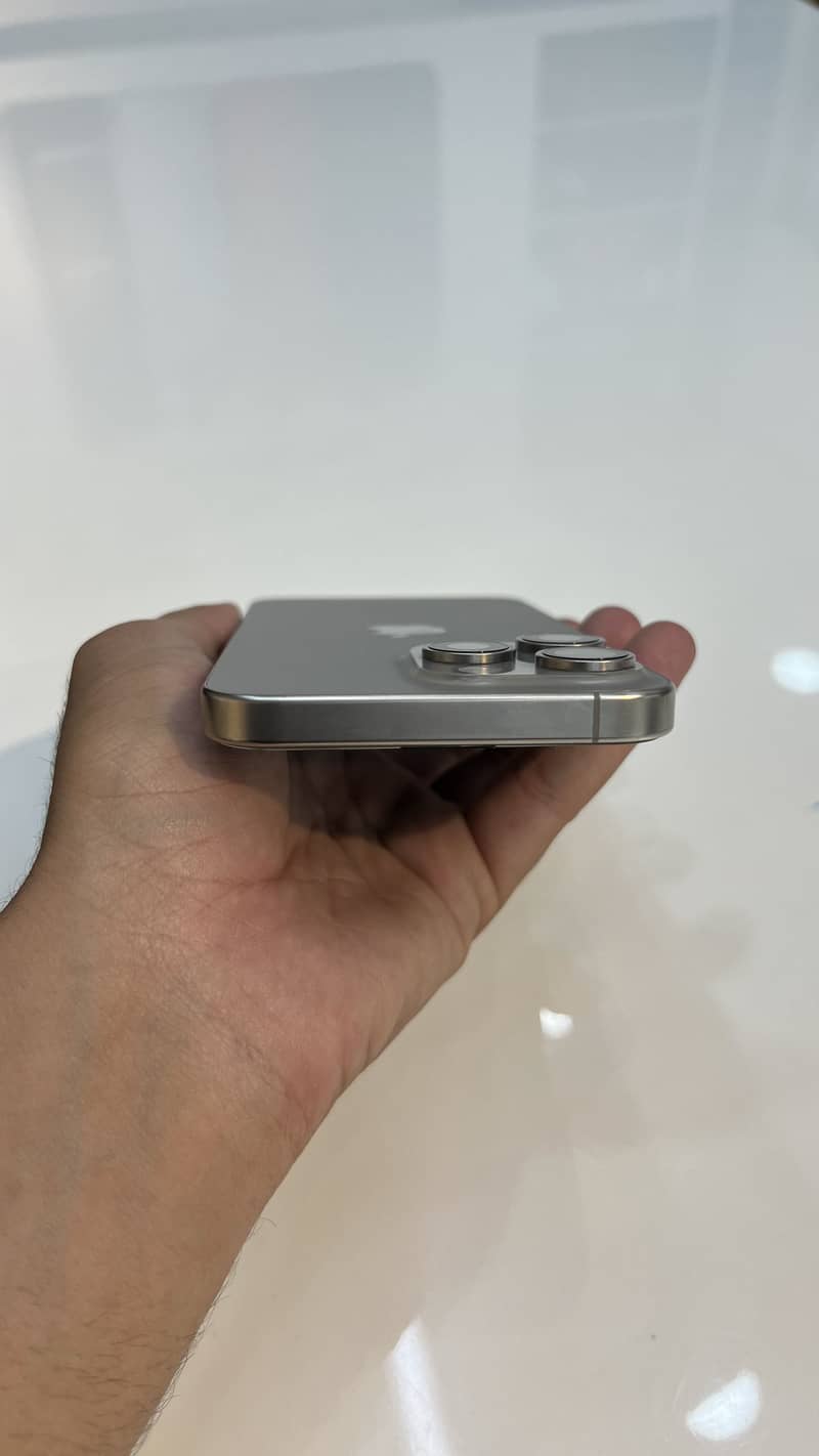 iPhone 15 Pro Max 3