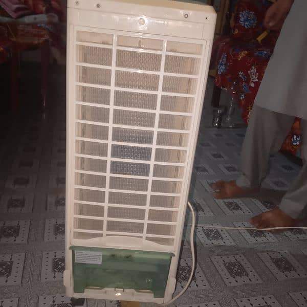ایئر کولر برائے فروخت - ڈیجیٹل ڈسپلے اور بہترین ورکنگ کنڈیشن 1