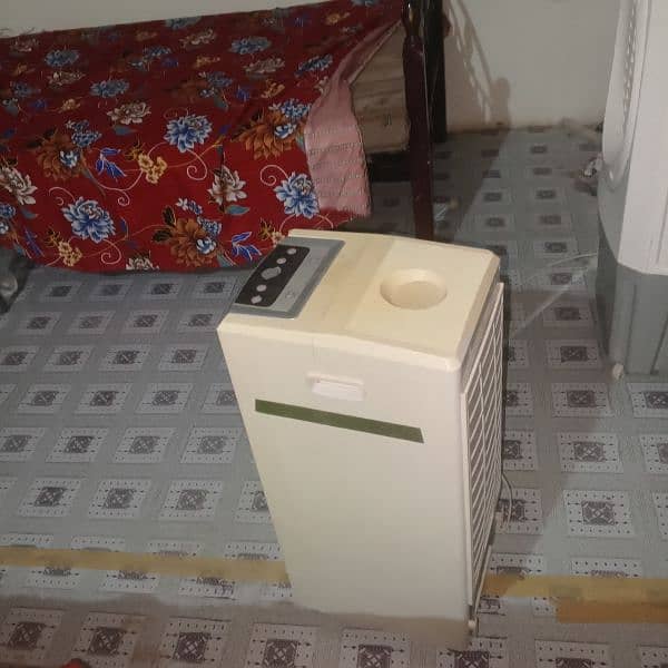ایئر کولر برائے فروخت - ڈیجیٹل ڈسپلے اور بہترین ورکنگ کنڈیشن 2