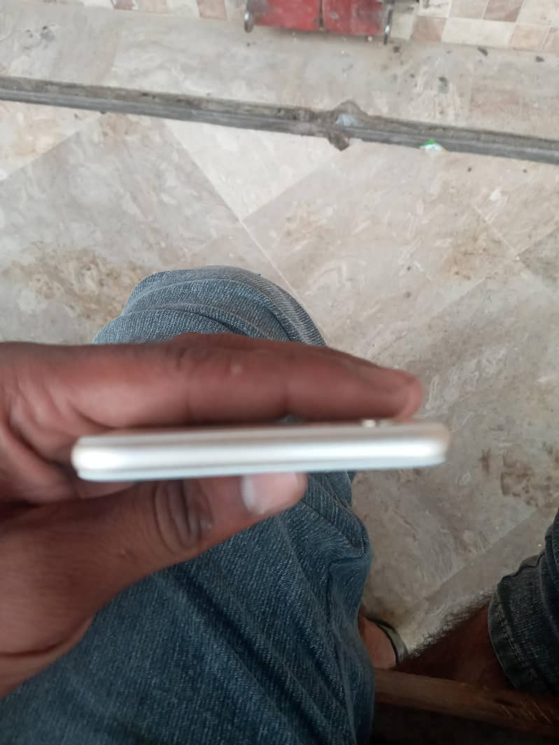 Apple iPhone 6 5