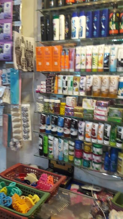 Lodhran city main chalta hova karobar for sale hai