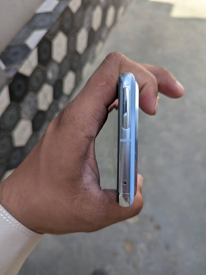 Google Pixel 8 Pro 4