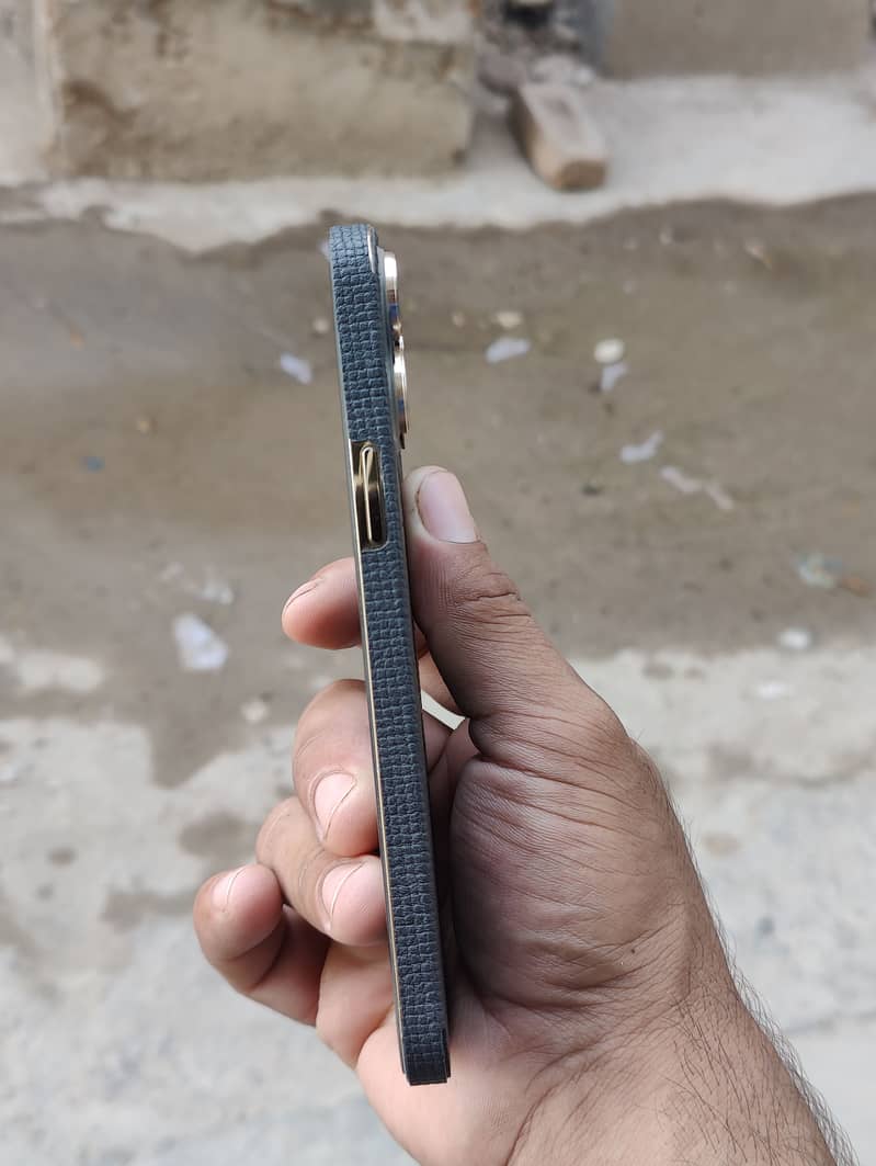 iphone 13 pro max 1