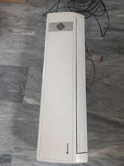 Gree 1.5 ton Non inverter No rapier lush condition