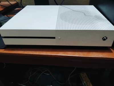 Xbox one s 500gb without. controller  10/10 condition for sale