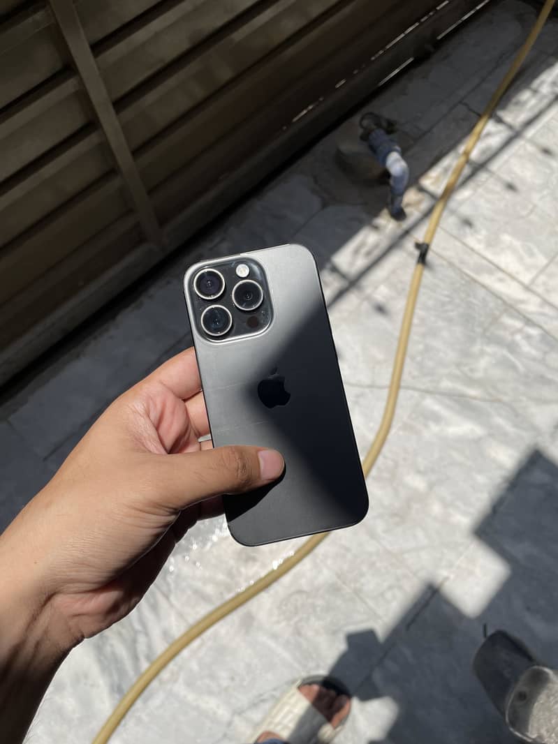 Apple iPhone 15 Pro 0