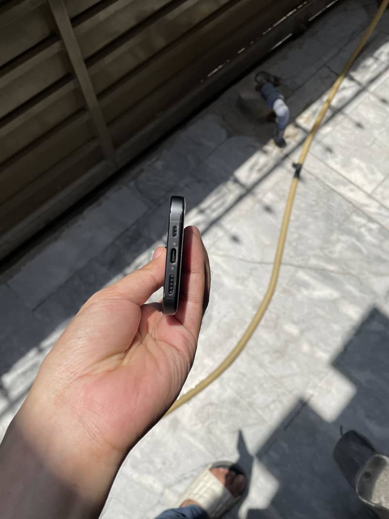Apple iPhone 15 Pro 6
