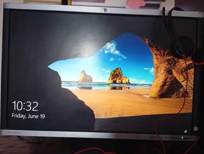 monitor big screen with stand Hp Compaq LA2405wg