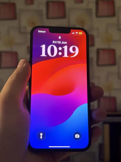 Apple iPhone 13